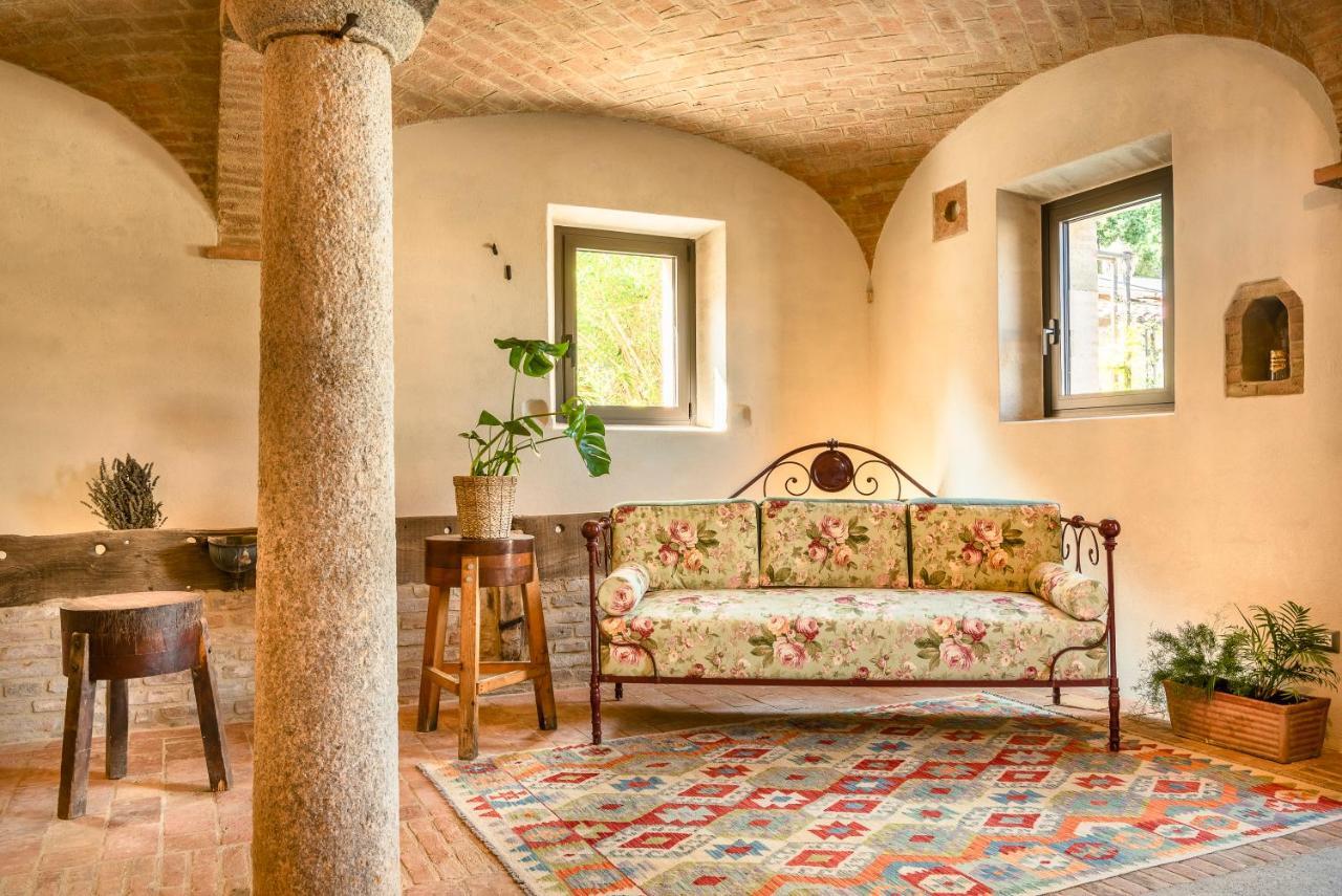 Case Zucchi Bioagriturismo Castelnuovo Fogliani 外观 照片